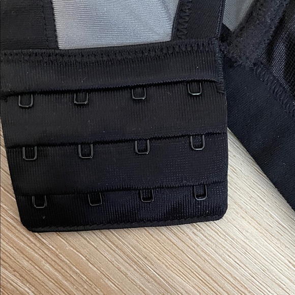 Natori Yogi Women's Black and Gray Bra size 40G - Picture 8 of 10